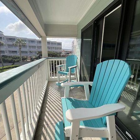 Sun Splashed Condo! Steps To Beach And 2 Pools Galveston Island Kültér fotó